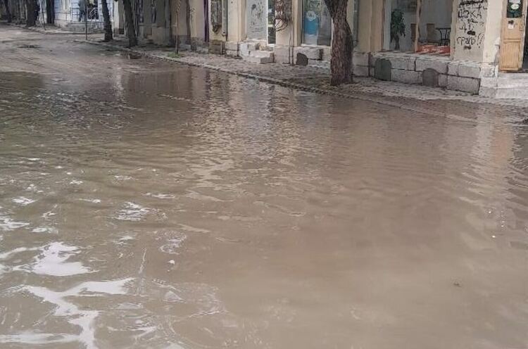 Наводнени къщи и дворове във Видинско, евакуираха жена с деца