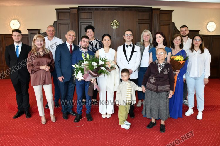 Родени един за друг: Любовта на Румен и Каору премина през три континента, за да ги свърже в заветното „да“ в Хасково