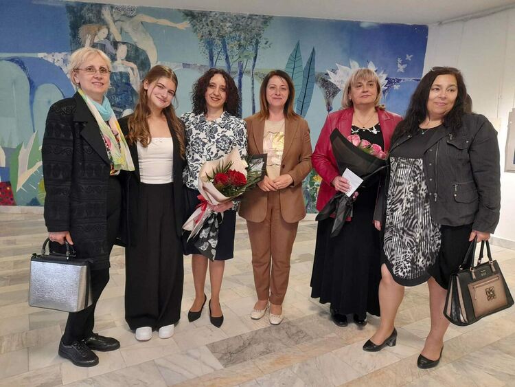 Откриха изложба на талантливата Бесте Бербер в ОДК Кърджали