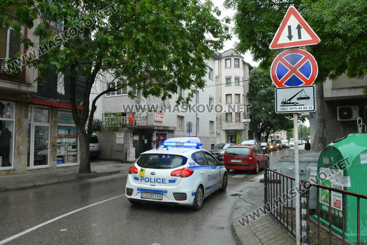 80-годишен водач на Рено блъсна жена на пешеходна пътека в Хасково