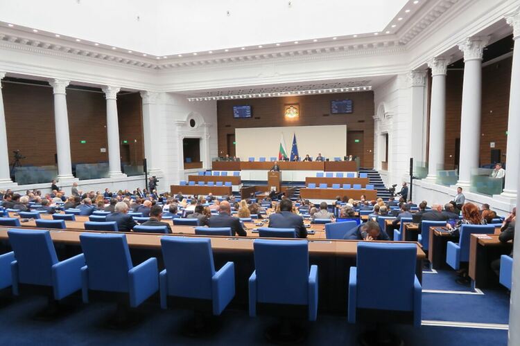 През май – юли 2023 г. бе направен безпрецедентен опит от депутати от ГЕРБ да променят ЗДОИ