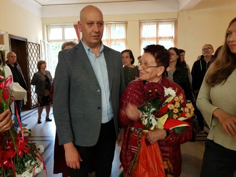 "Пролетно настроение" превзе фоайето на читалището