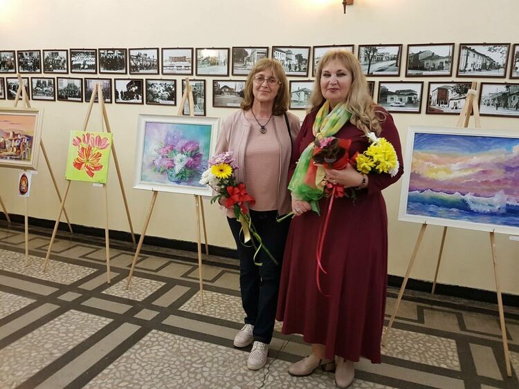 "Пролетно настроение" превзе фоайето на читалището