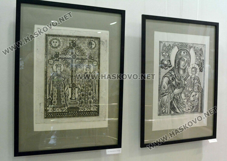 Хубен Стефанов представа в галерия „Форум“ отпечатъци на стари възрожденски икони 