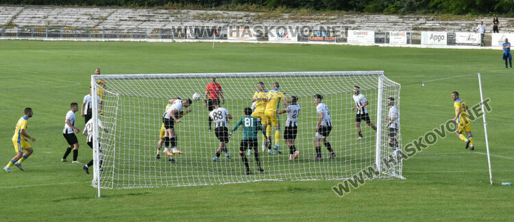 „Димитровград“ и „Саяна Хасково“ с победи