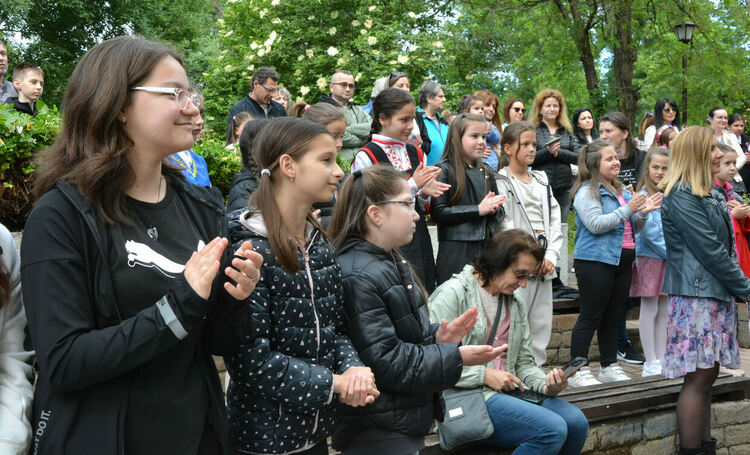 Пролетен празник на ОУ „Св. Климент Охридски“ се състоя в Градската градина