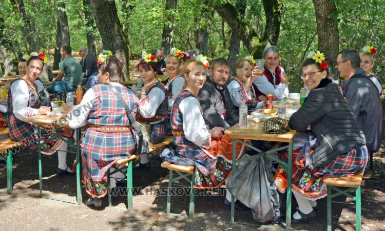 Откриха Националния събор на народното творчество „Китна Тракия пее и танцува“