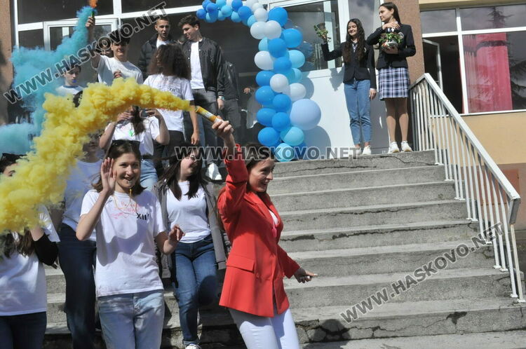 Езиковата изпрати 181 абитуриенти, Лилия Иванова със Златаровска премия