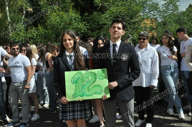 Езиковата изпрати 181 абитуриенти, Лилия Иванова със Златаровска премия