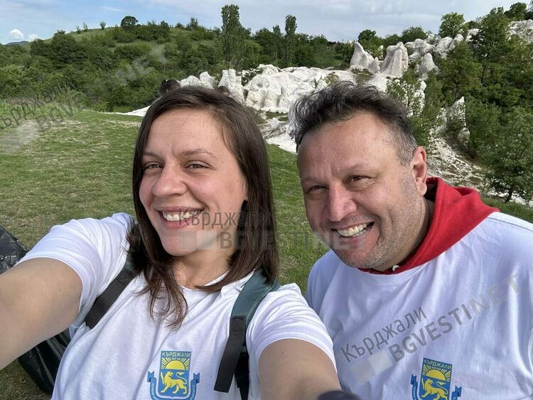 Доброволци маркираха и почистиха екопътеки към забележителностите около Кърджали