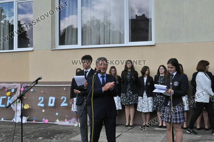 Езиковата изпрати 181 абитуриенти, Лилия Иванова със Златаровска премия