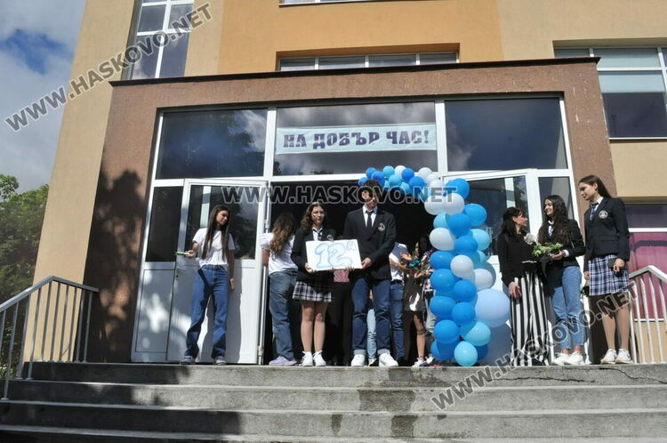 Езиковата изпрати 181 абитуриенти, Лилия Иванова със Златаровска премия