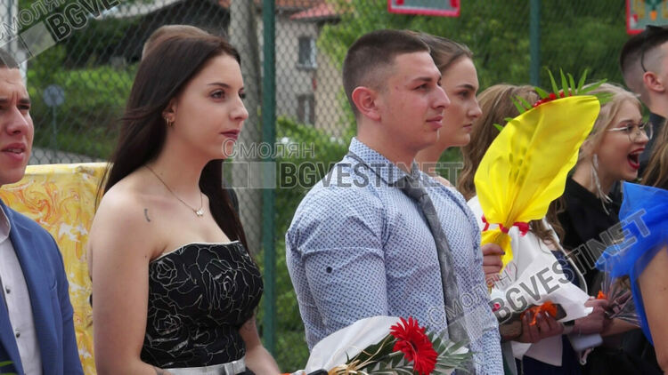 48 абитуриенти изпрати тържествено Професионалната гимназия по икономика в Смолян