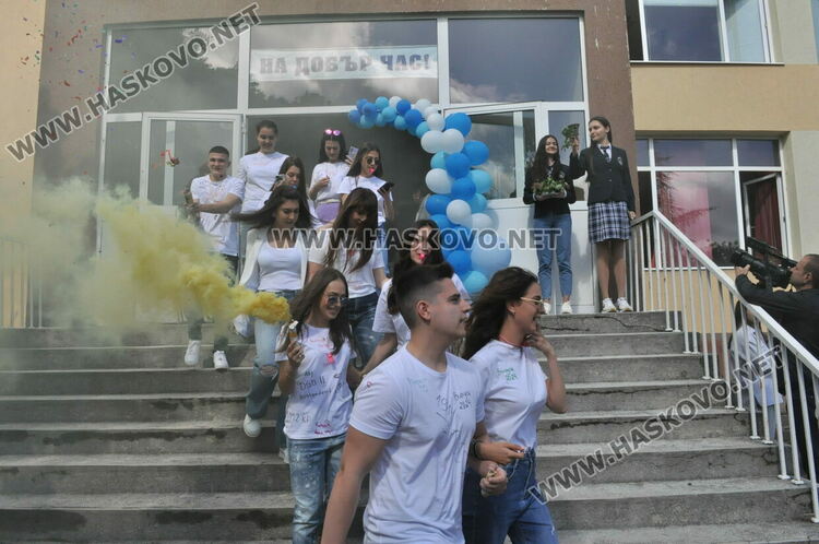Езиковата изпрати 181 абитуриенти, Лилия Иванова със Златаровска премия