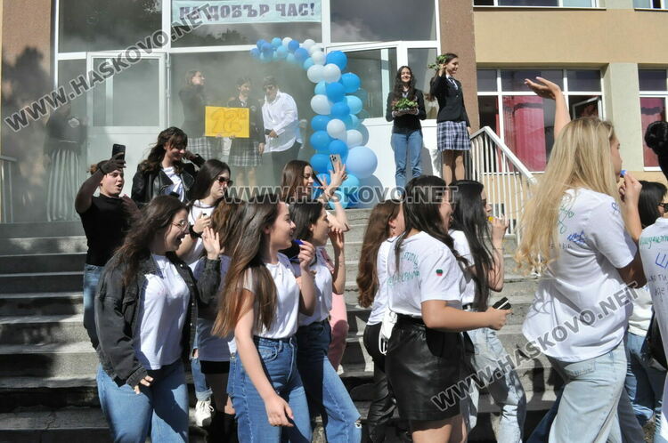 Езиковата изпрати 181 абитуриенти, Лилия Иванова със Златаровска премия