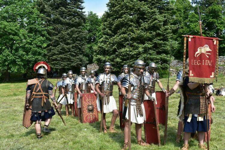 Стотици перничани и гости на града станаха част от семейната неделя на Пернишката крепост