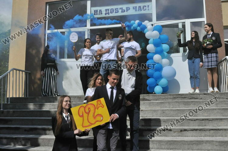 Езиковата изпрати 181 абитуриенти, Лилия Иванова със Златаровска премия