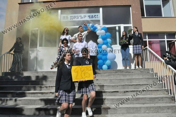 Езиковата изпрати 181 абитуриенти, Лилия Иванова със Златаровска премия