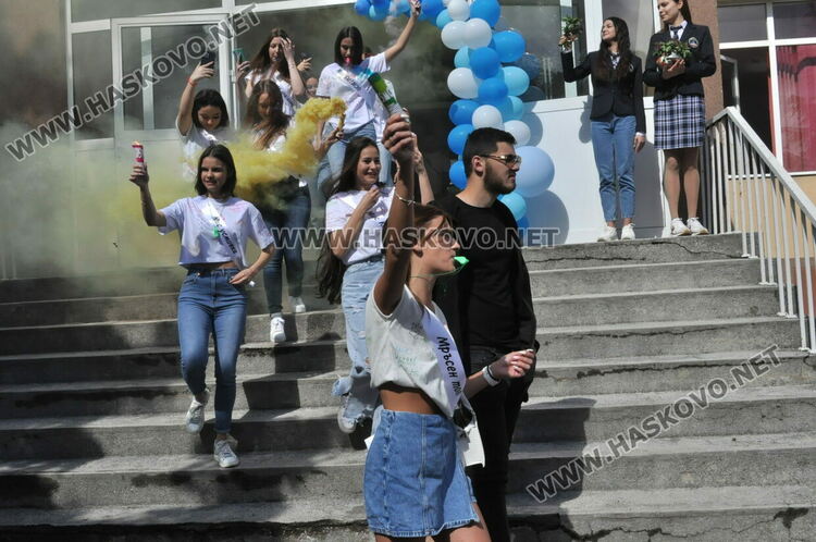 Езиковата изпрати 181 абитуриенти, Лилия Иванова със Златаровска премия