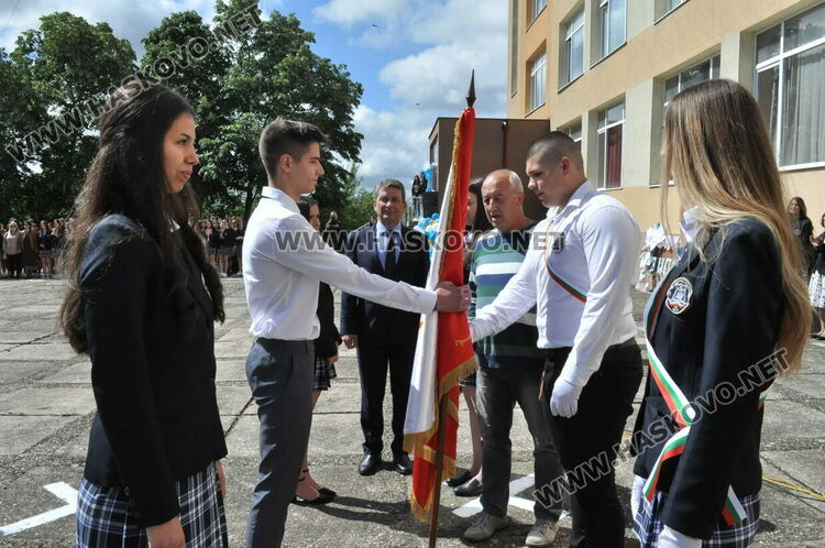 Езиковата изпрати 181 абитуриенти, Лилия Иванова със Златаровска премия