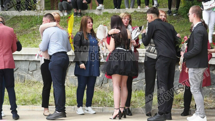 48 абитуриенти изпрати тържествено Професионалната гимназия по икономика в Смолян