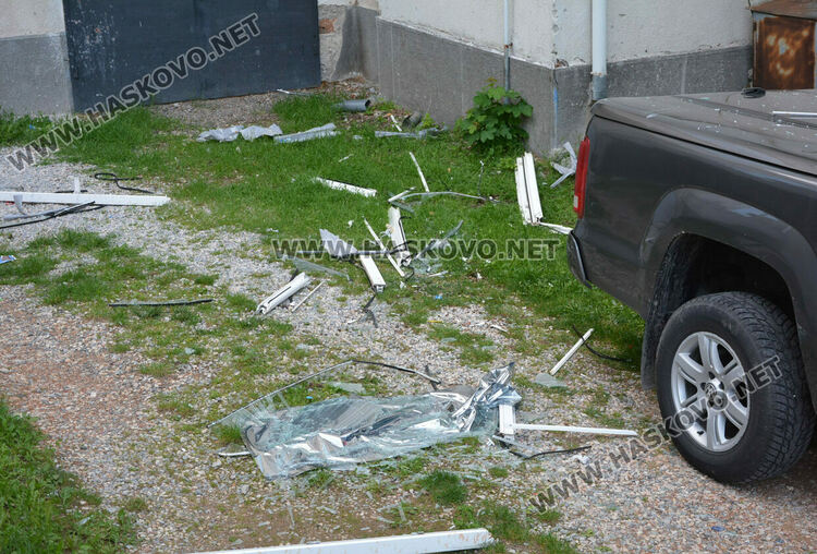 Взрив в блок в Хасково