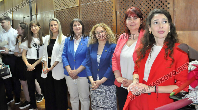 Избраха Мис и Мистър за изпращането на абитуриентите на ФСГ в Хасково