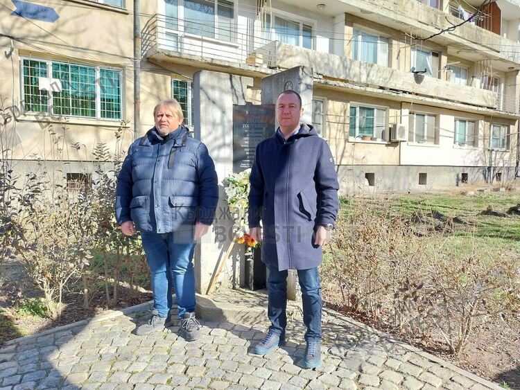 Предизборно се подиграват с паметта на дисидента отец Благой Топузлиев в Кърджали