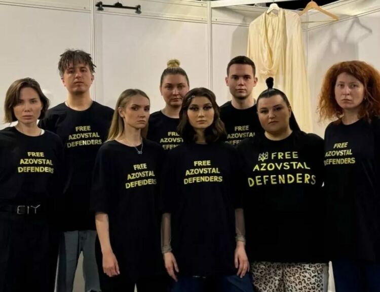„Евровизия“ глоби украинската делегация заради тениски в подкрепа на защитниците на „Азовстал“  