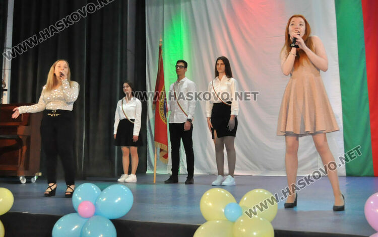 Избраха Мис и Мистър за изпращането на абитуриентите на ФСГ в Хасково
