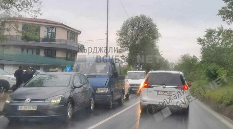 Денят в Кърджали започна с катастрофа при Резбарци