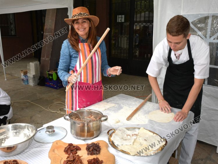 „Всеки спомен е вкус...“ представиха от Гимназията по туризъм в Хасково
