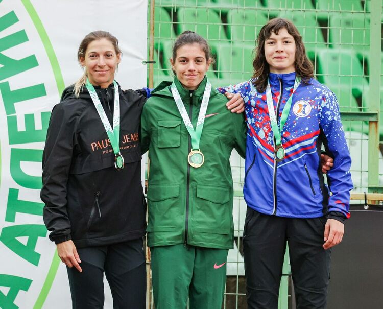 Божидар Саръбоюков с титла от „Самарско знаме“, „Хеброс“ с 4 медала