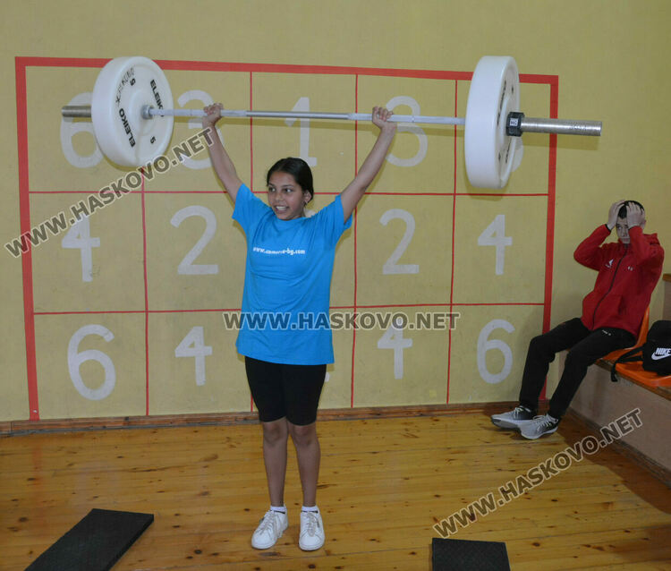 Спортното училище отбеляза в аванс Деня на българския спорт