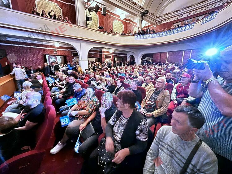 Бойко Борисов разясни защо са направили "сглобката" и обеща сигурност, еврозона и повече пари от Европа