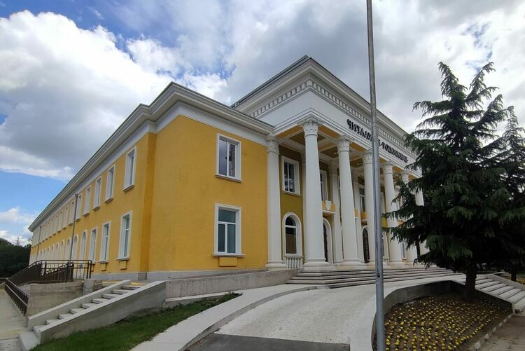 Отчитат работата по ремонта на НЧ "Родолюбие" на пресконференция
