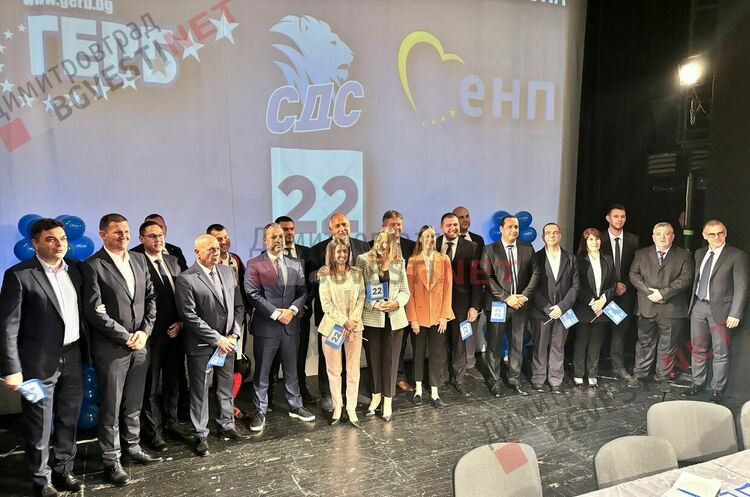 Бойко Борисов разясни защо са направили "сглобката" и обеща сигурност, еврозона и повече пари от Европа