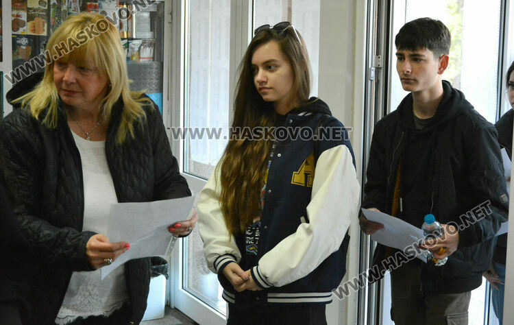 Без проблеми протича до този момент матурата по БЕЛ в Хасковско