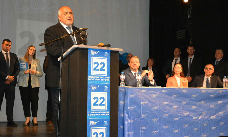 Надявам се да направим стабилно правителство поне за следващите 12 месеца, каза в Хасково лидерът на ГЕРБ Бойко Борисов