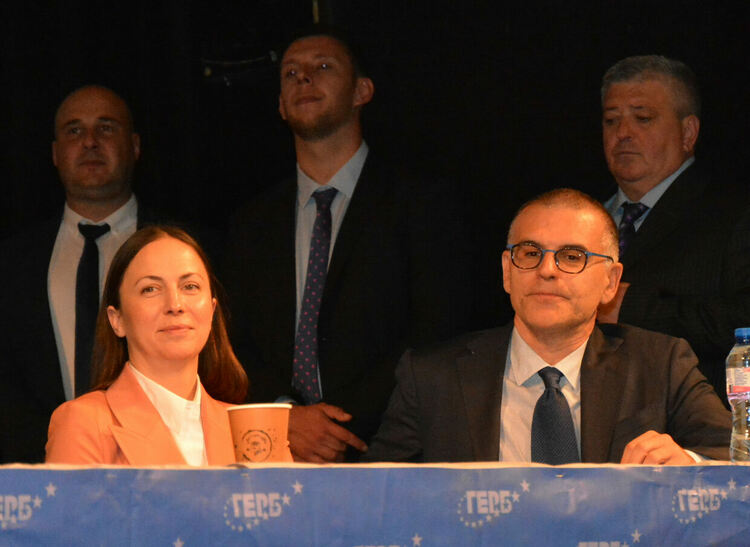 Надявам се да направим стабилно правителство поне за следващите 12 месеца, каза в Хасково лидерът на ГЕРБ Бойко Борисов