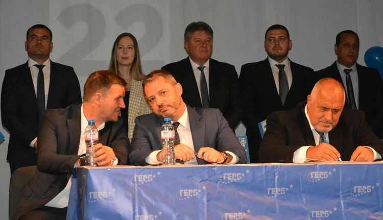 Надявам се да направим стабилно правителство поне за следващите 12 месеца, каза в Хасково лидерът на ГЕРБ Бойко Борисов