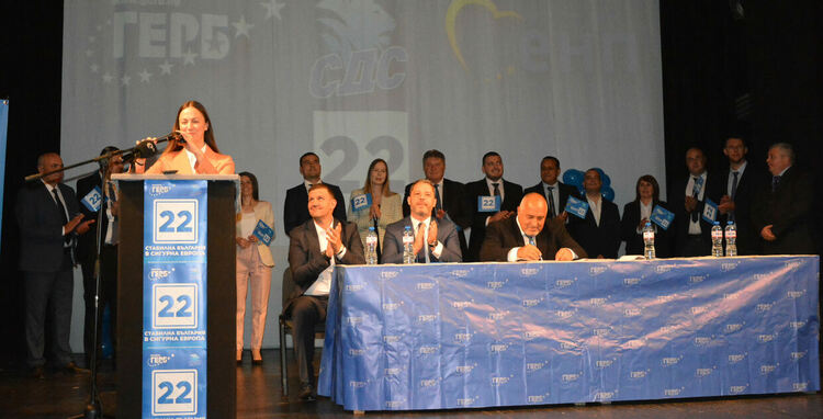 Надявам се да направим стабилно правителство поне за следващите 12 месеца, каза в Хасково лидерът на ГЕРБ Бойко Борисов