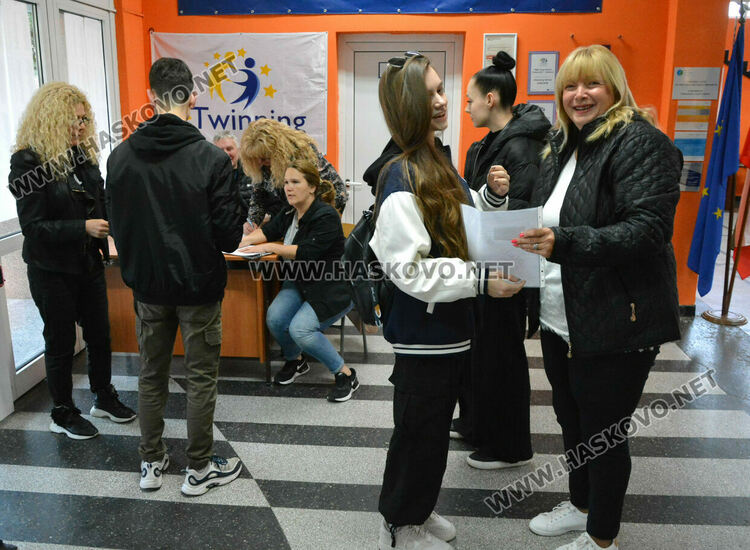 Без проблеми протича до този момент матурата по БЕЛ в Хасковско