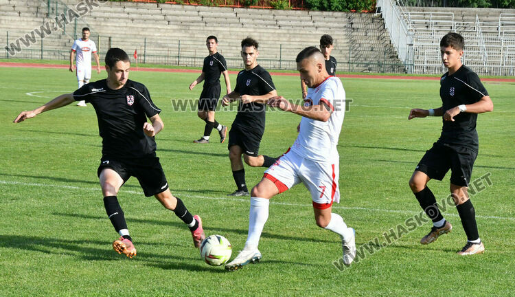 „Саяна Хасково“ писа шестица на „Сокол“