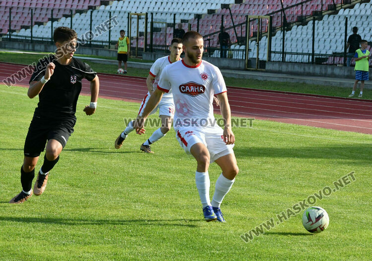 „Саяна Хасково“ писа шестица на „Сокол“
