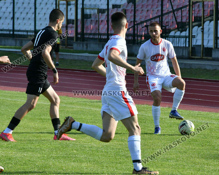„Саяна Хасково“ писа шестица на „Сокол“