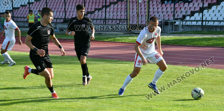 „Саяна Хасково“ писа шестица на „Сокол“