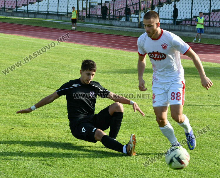 „Саяна Хасково“ писа шестица на „Сокол“