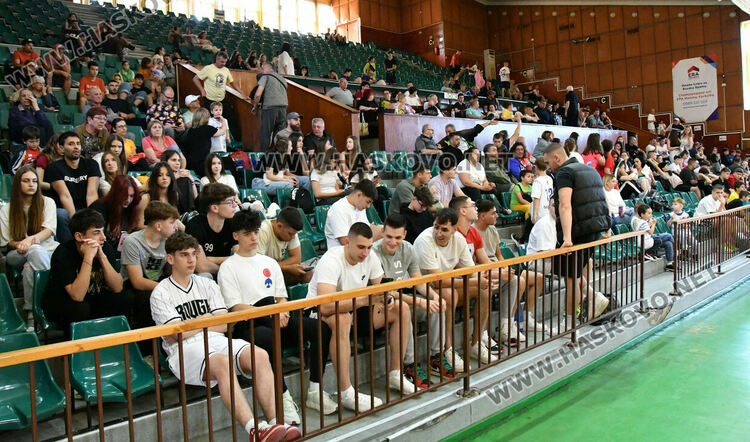 Баскетболният “Хасково” е на финал в регион Юг