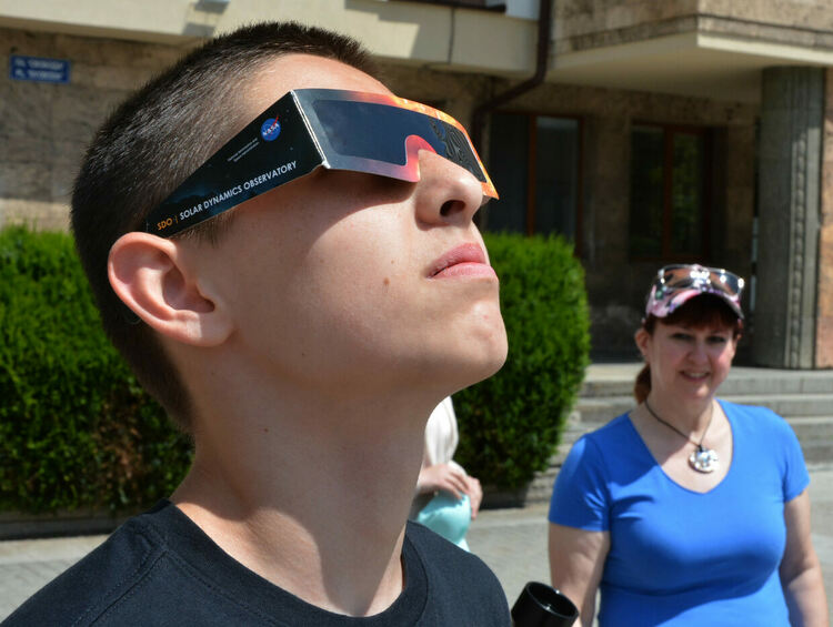 Хасковлии наблюдават небето с телескопи